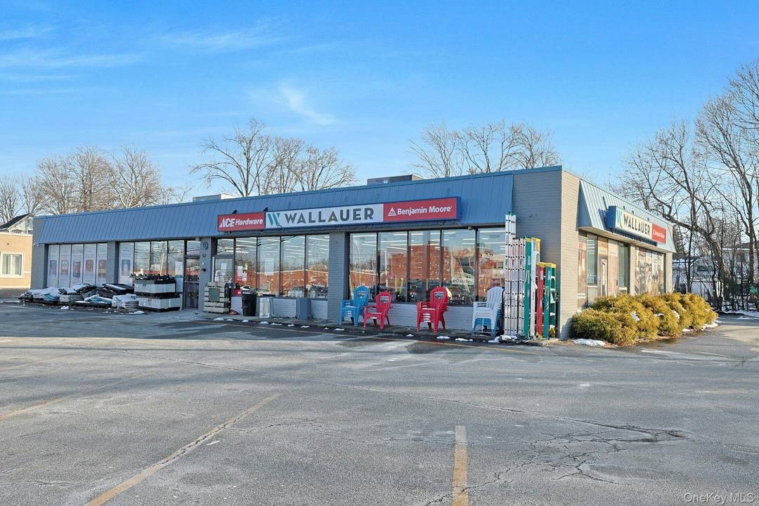 Approx. 4500SF Freestanding Commercial Building with excellent visibility in the heart of Nanuet.