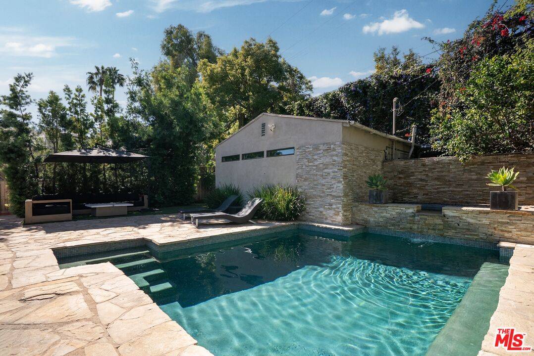 107 S Gardner St 4BR Hancock Park La