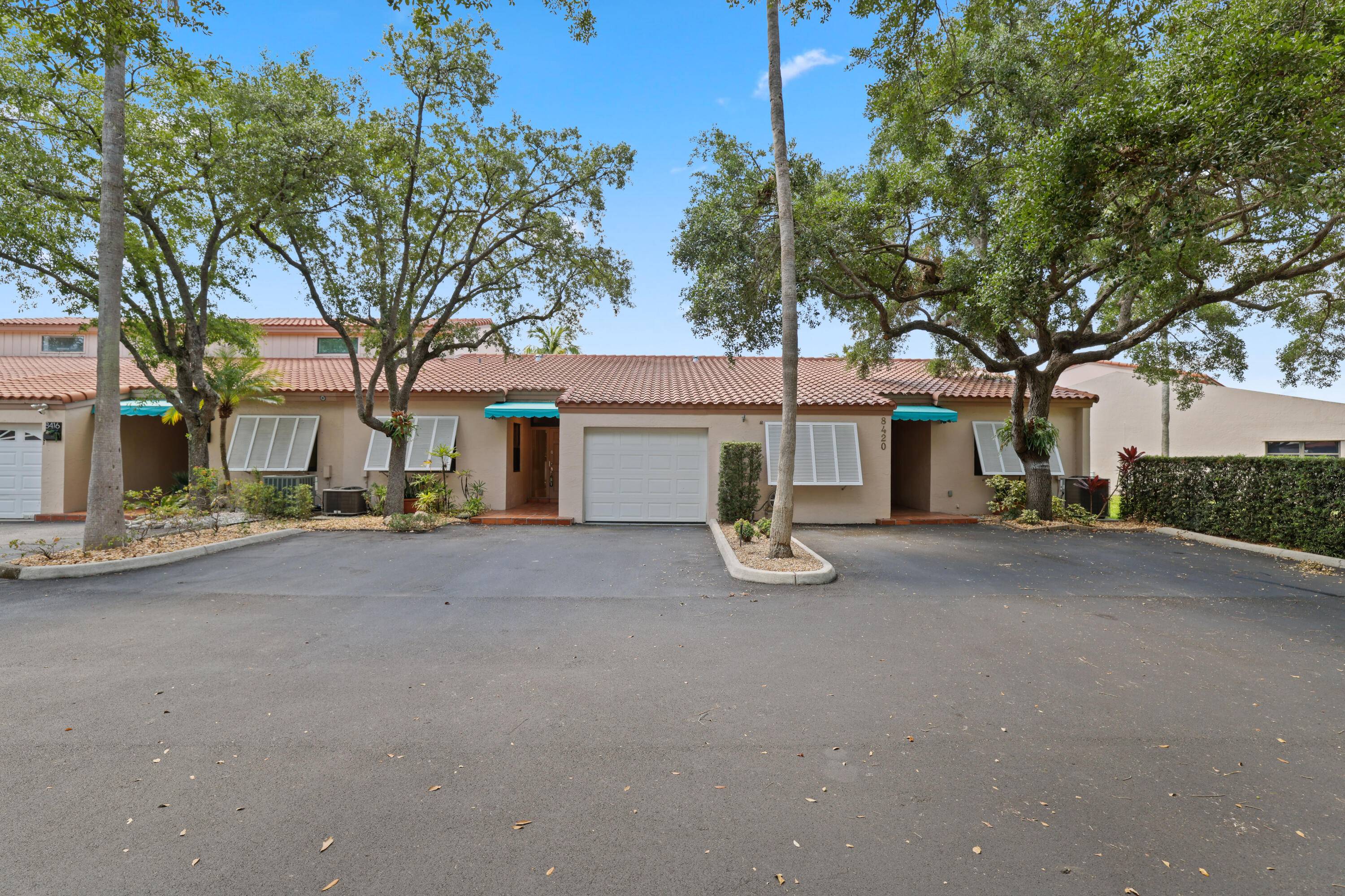 A Rare Gem in Miami Lakes !