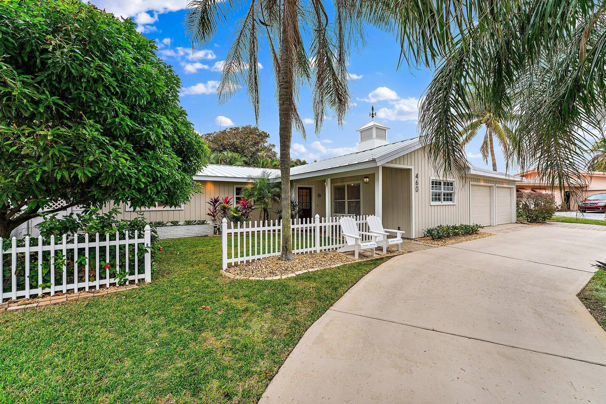 Welcome to this beautifully decorated, spacious and full of natural light home.