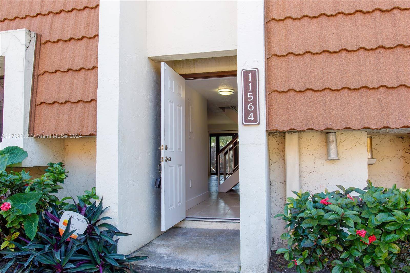 Centrally located in the heart of Plantation, this spacious townhome has two large bedrooms with individual ensuites.
