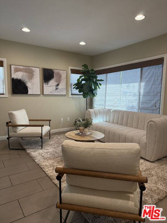 5913   Fountain Ave 2BR Hollywood Hills East La