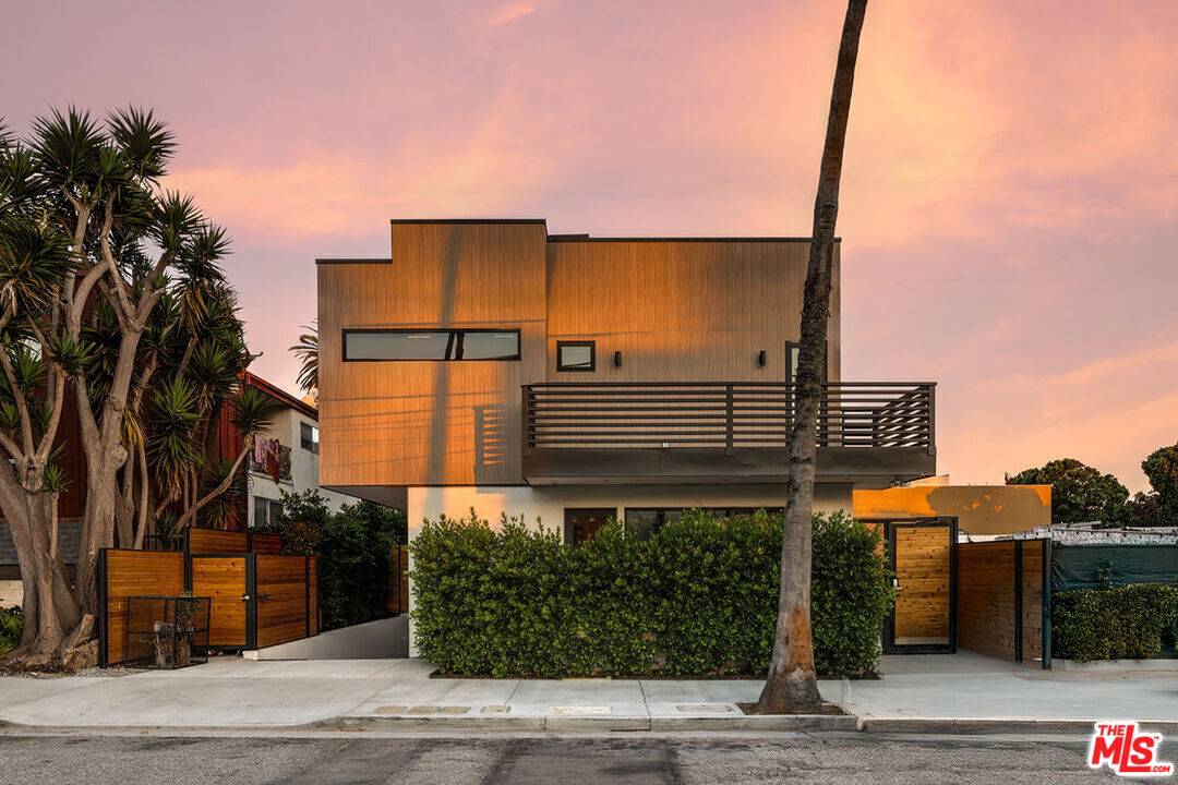 212   Bay St 2BR Santa Monica La