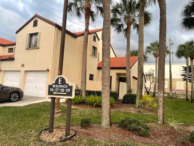Lake II is located in the Dos Lagos gated community.