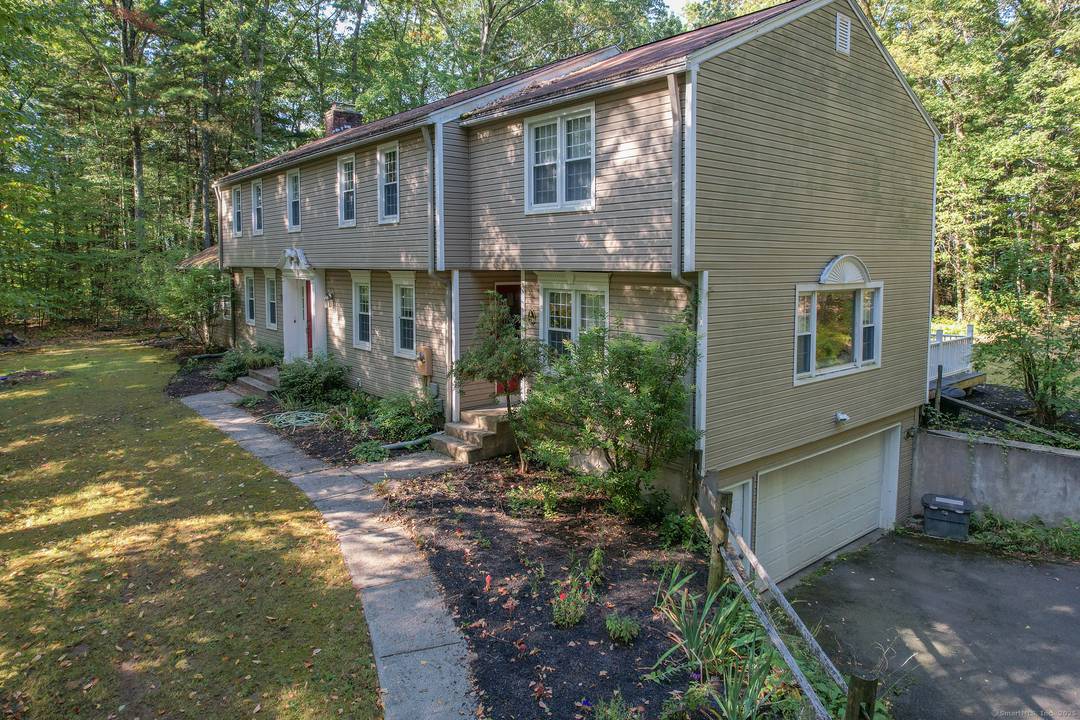 Welcome to 23 Hampden Rd !