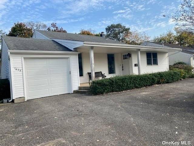 Whole House Rental newly renovated kitchen, bathrooms and flooring.