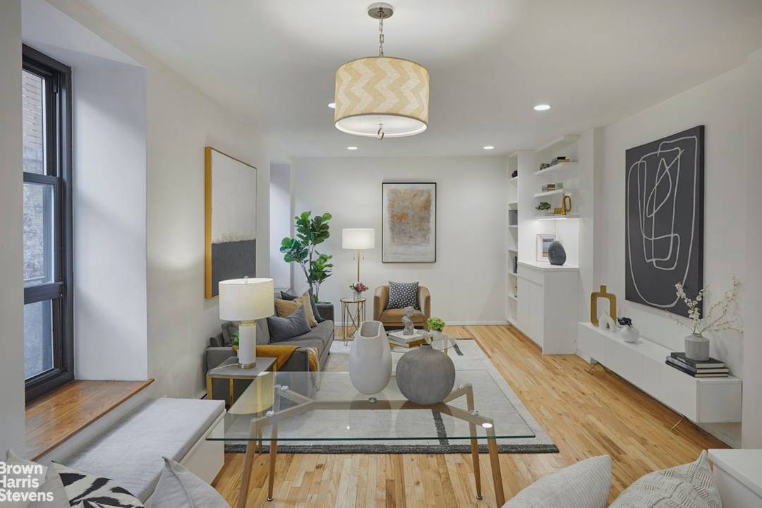 This one has it all ! 2 level patio garden !