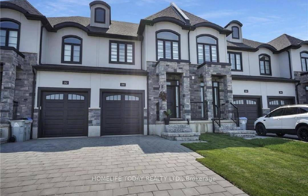 Beautiful FREEHOLD townhouse with 3 bedroom, 2.