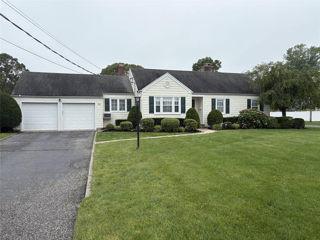 Great House in a Very Nice Neighborhood Utilities Not included landscaping IS included