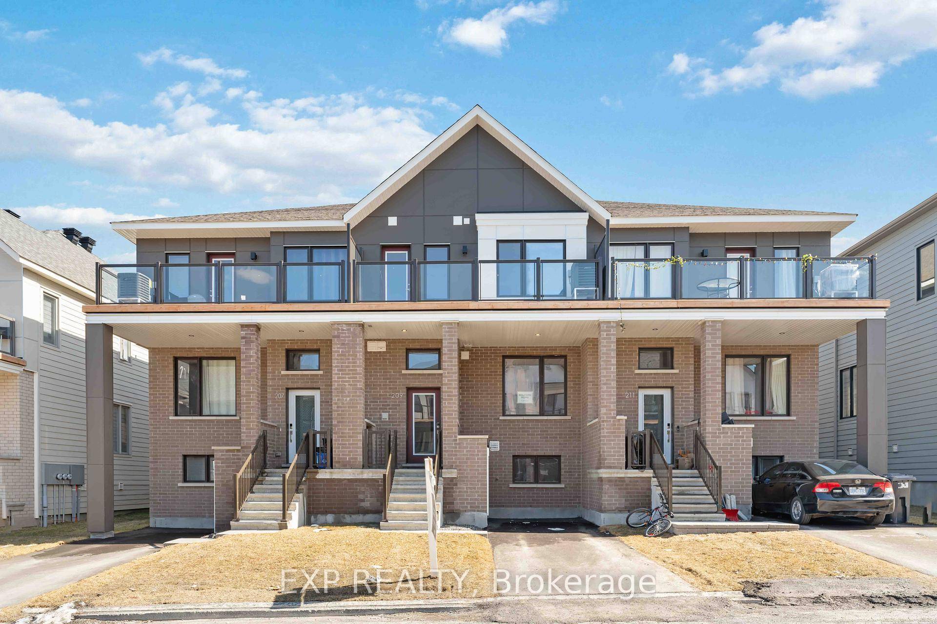 Welcome to this beautiful, newly built 3 bedroom, 4 bathroom townhome in the heart of Barrhaven's popular Half Moon Bay neighborhood !