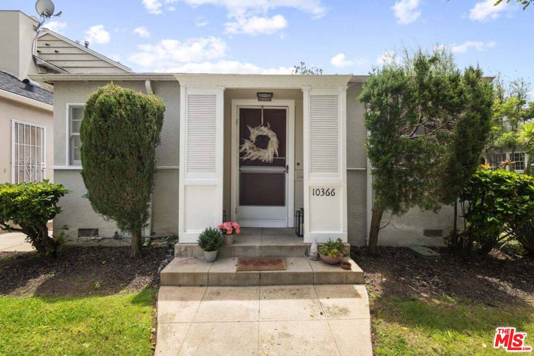 10366 Ashton Ave 6BR Westwood La
