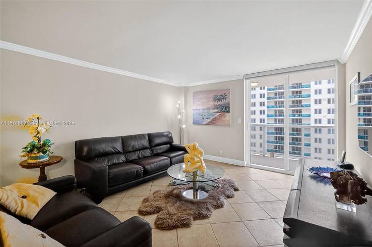 Beautifully updated 1 bed 2 bath condo with ocean and downtown views.