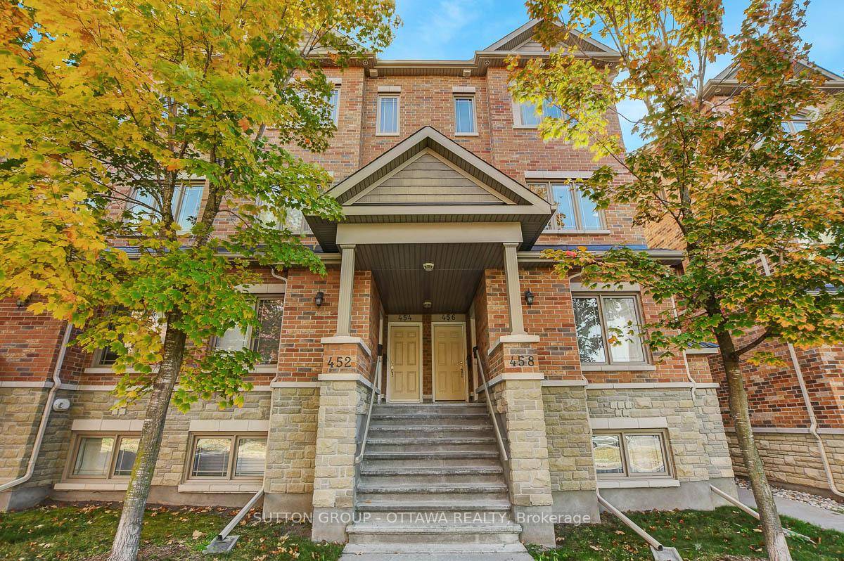 Bright and spacious 2 bedroom, 2.