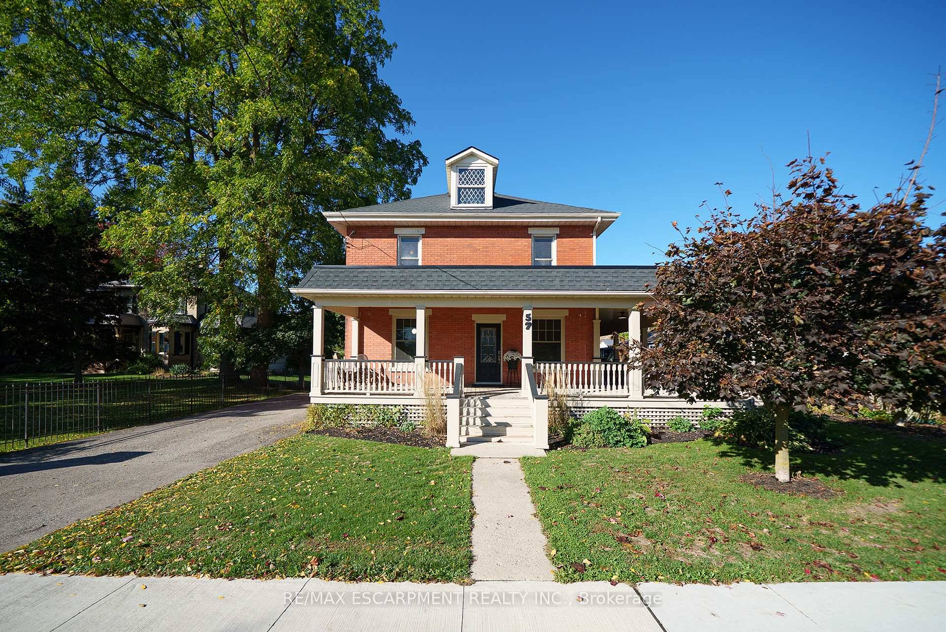 Welcome home to 57 Stover Street N in Norwich.