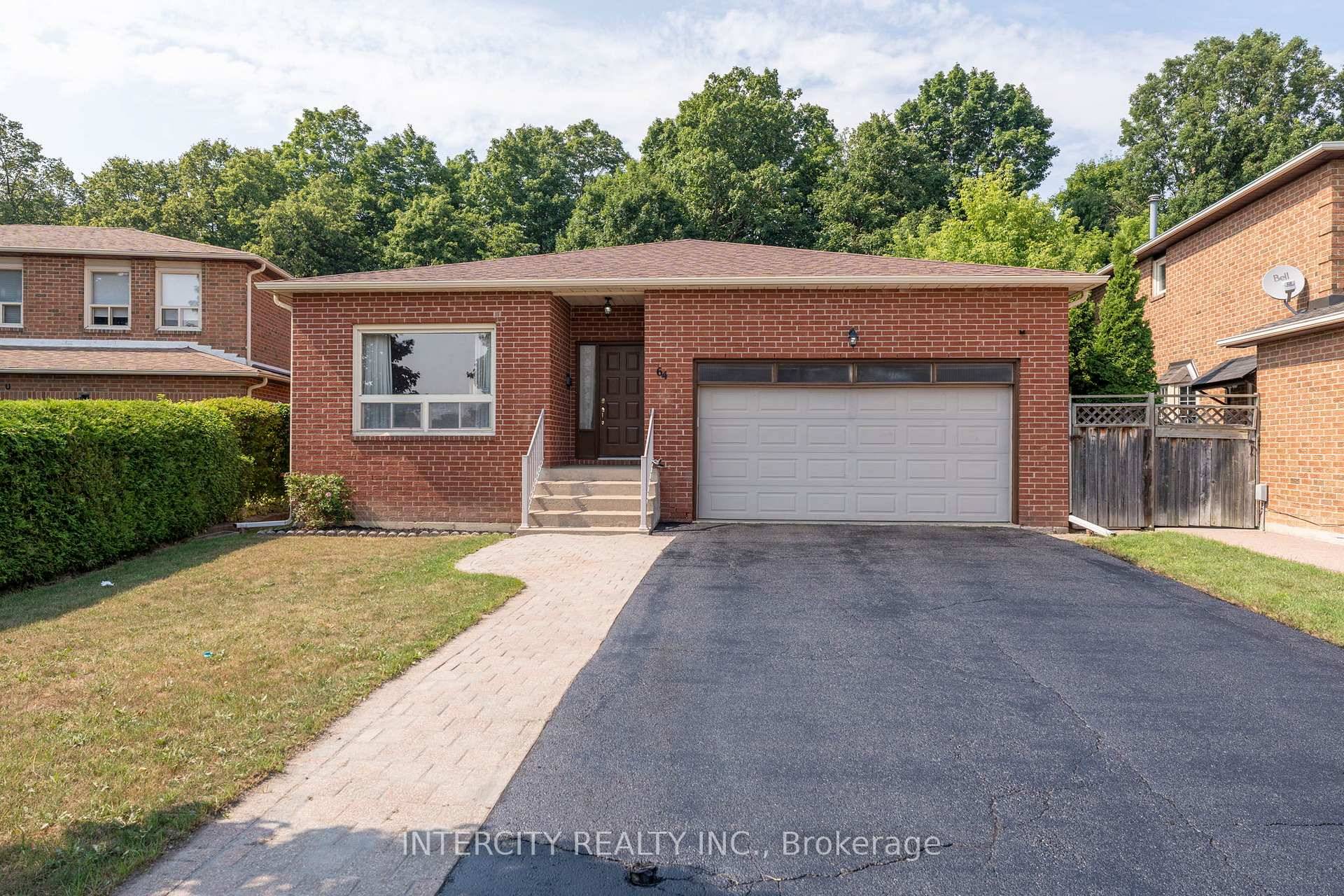 Highly desired 5 level backsplit on a quiet, family oriented street backing onto a fully treed ravine ultimate privacy with no rear neighbors.
