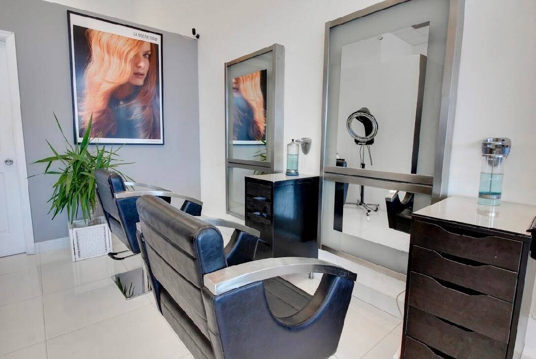 Beautiful Hair Salon Spa for Sale Prime Location on US 1 in the Heart of Hollywood, FLLocated directly on US 1, this salon offers excellent visibility and high foot traffic.