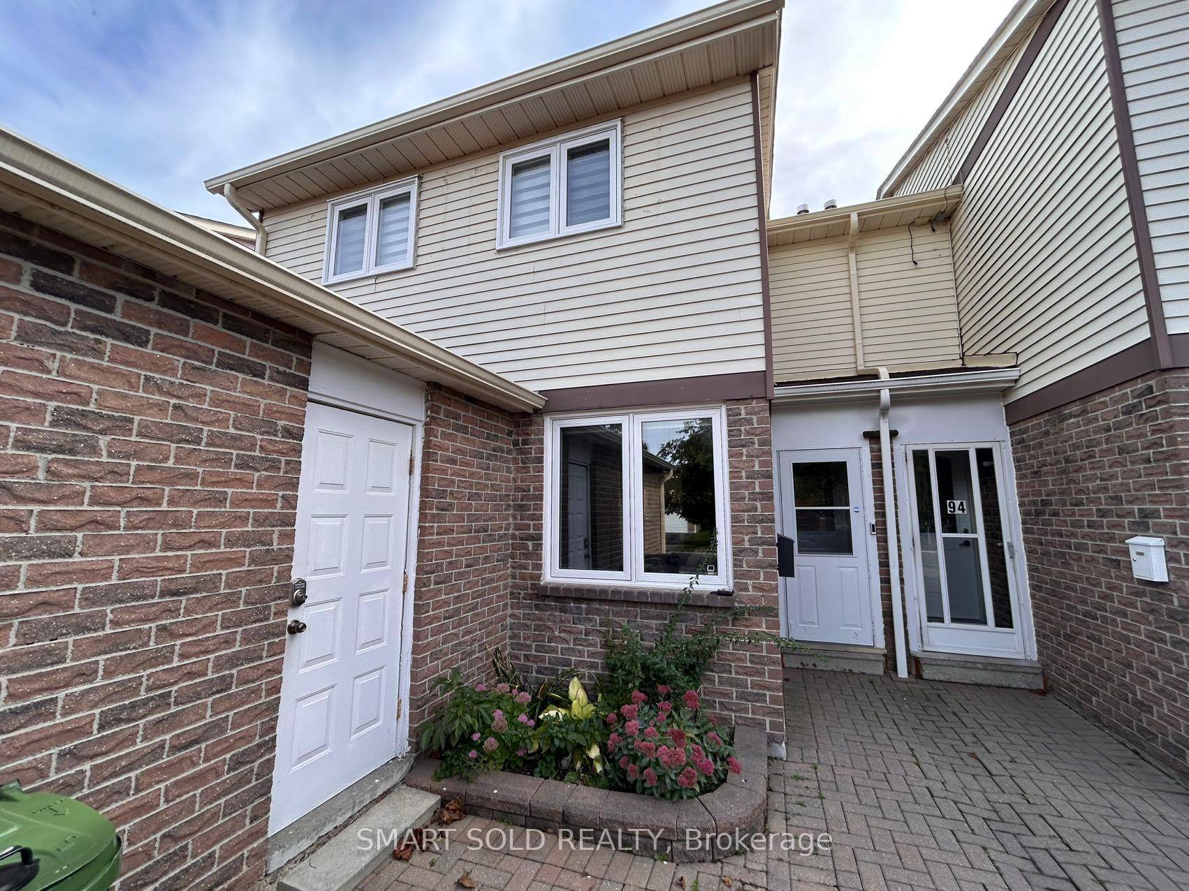 Fully Renovated Luxury 2 Bedroom Basement Unit With Separate Entrance !