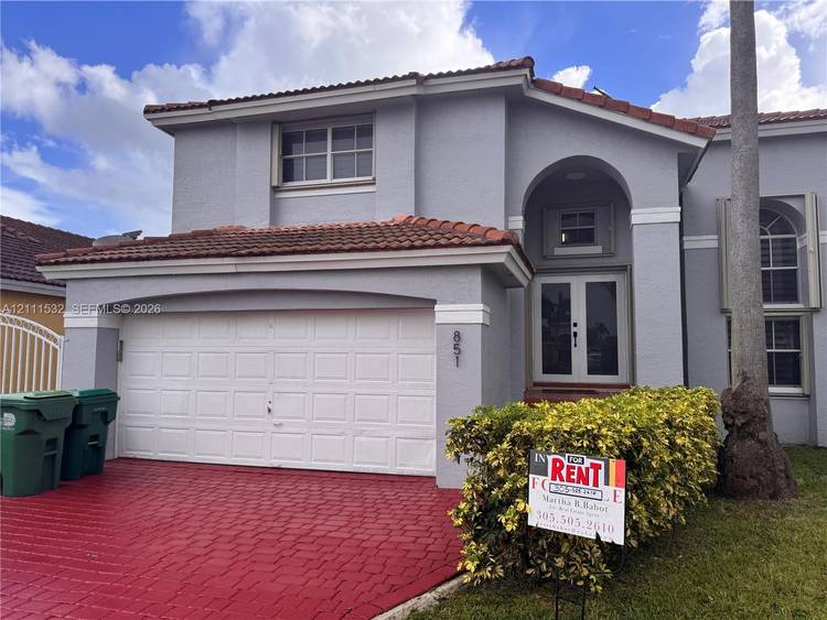 Beautifull single family home FOR Rent in a desirable location.