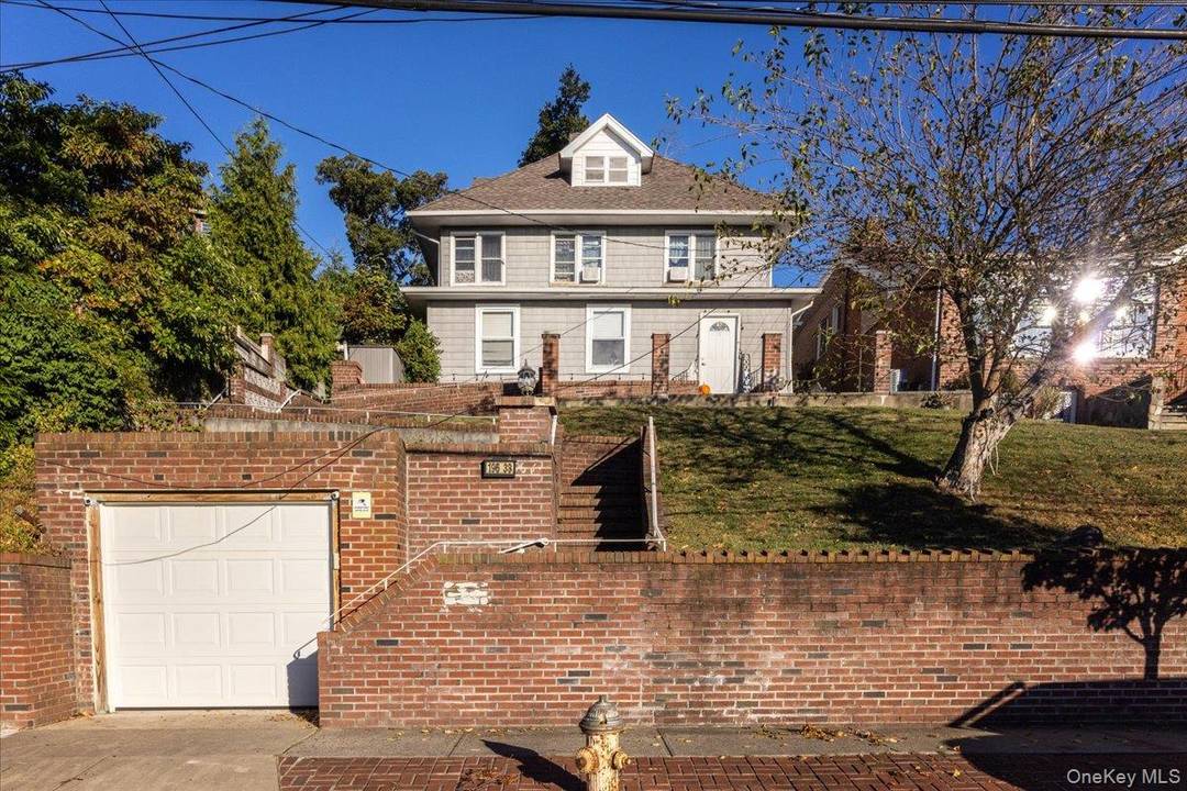 Welcome to 196 33 Foothill Avenue, Holliswood, Queens County !