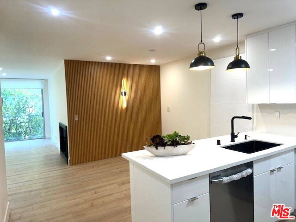11645   Montana Ave 2.0 Brentwood LA