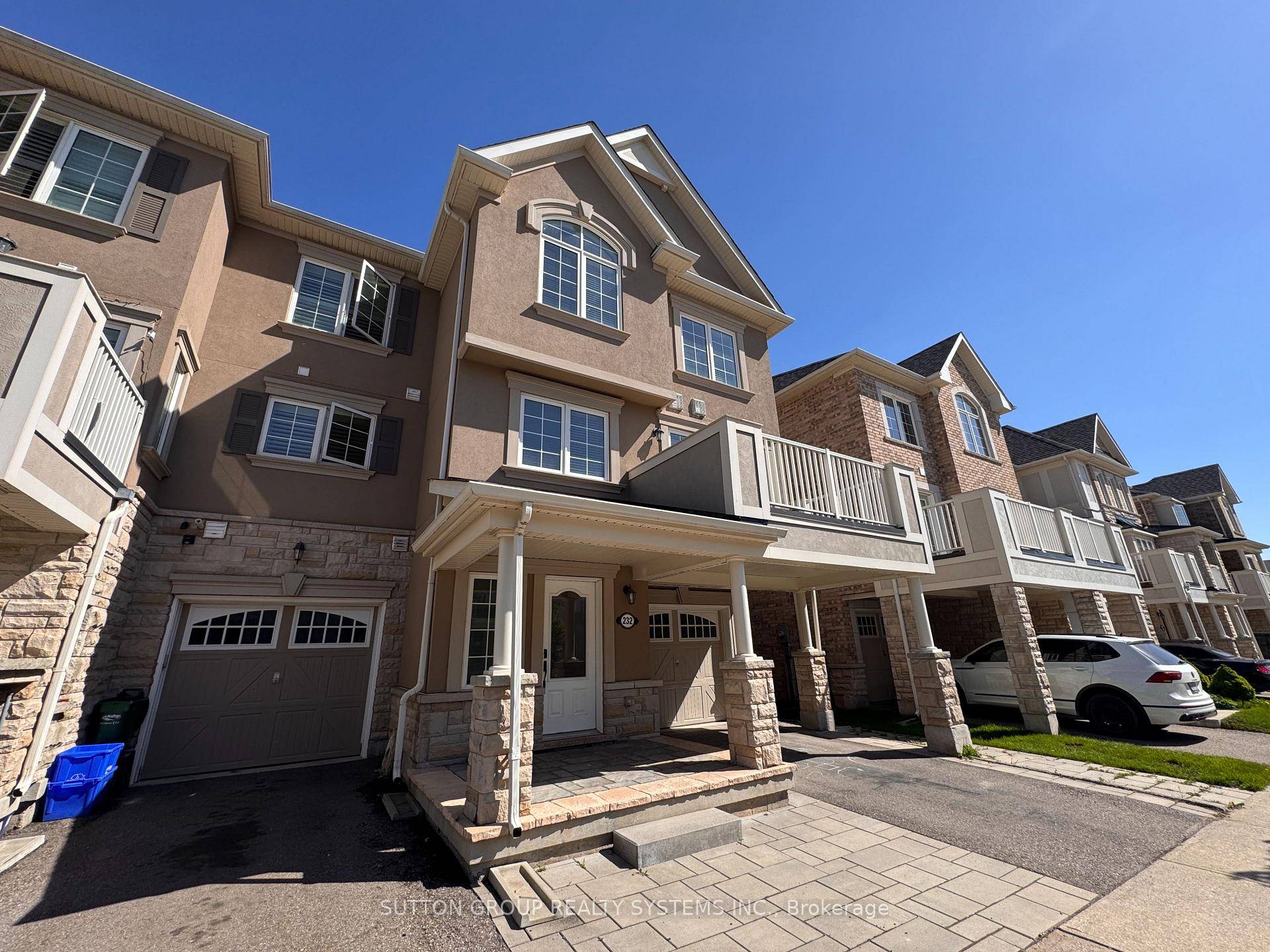 Mattamy Built Executive Freehold Townhome In Oakville's Sought After Preserve Community !