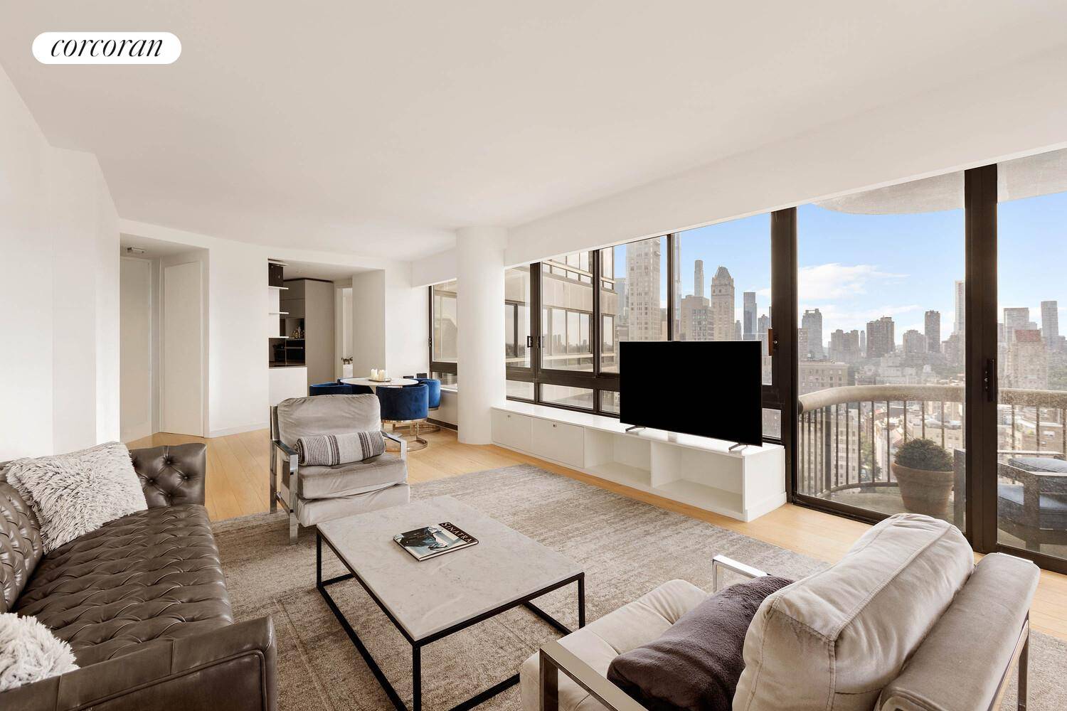 Meticulously renovated for the most discerning buyer, Residence 27D combines modern luxury with space, light and views.