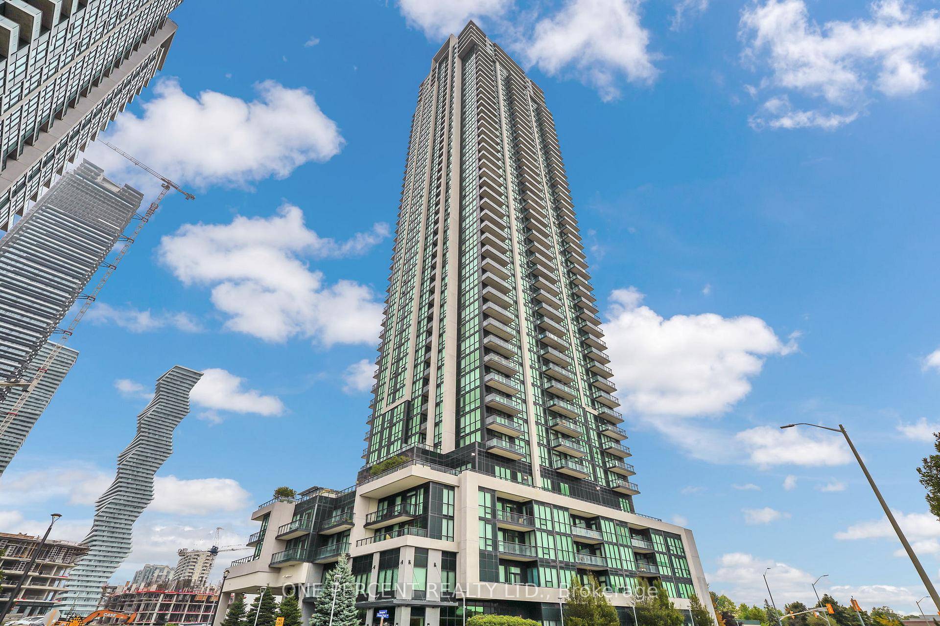 This exceptional Mississauga PENTHOUSE offers an highest level of luxury and sophistication !