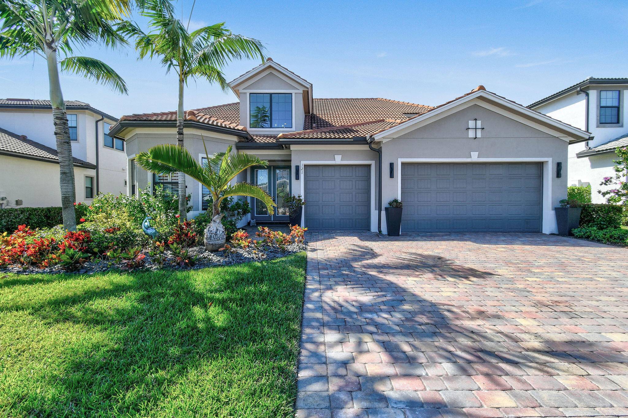 This stunning Stonewater Model in Sonoma Isles offers 4 Bedrooms, 4.