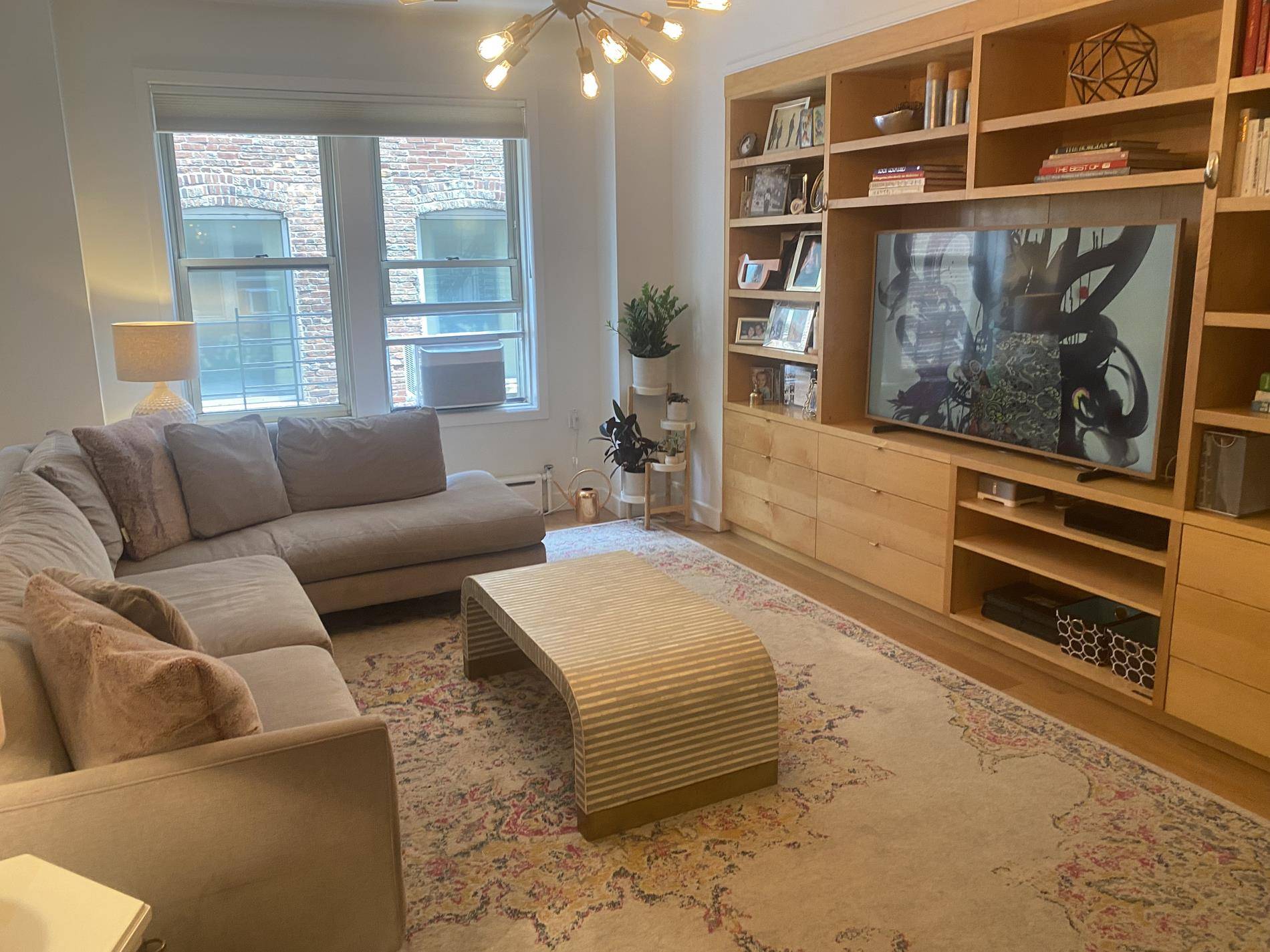 Large 3 Bedroom 2 bath in prewar coop.