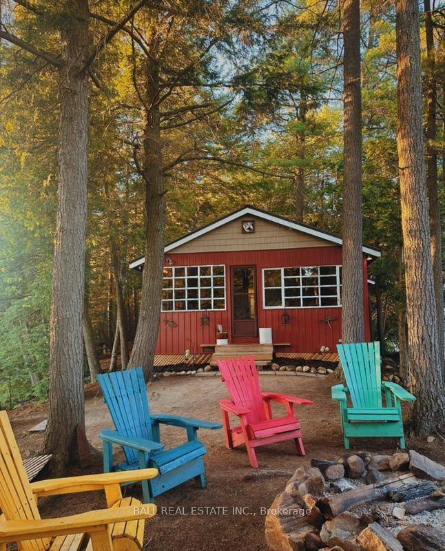 Whether for weekend getaways or seasonal living, this island property offers the perfect balance of privacy and accessibility with 2 cottages on Mississauga River, minutes to the Mississauga lake boat ...