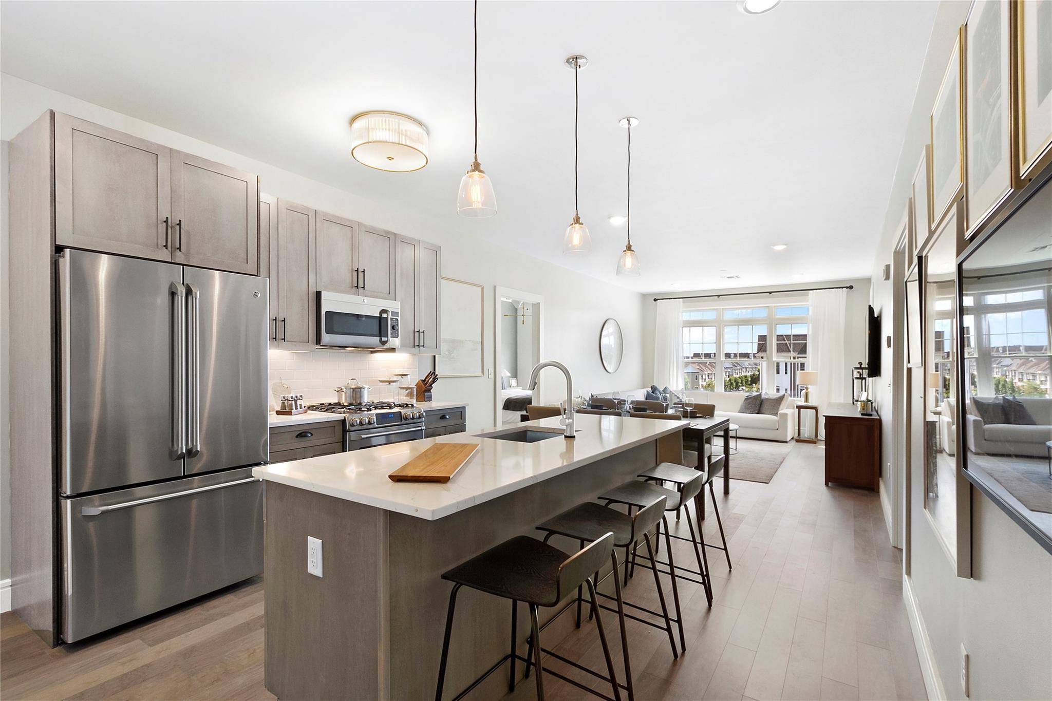 The Vanderbilt Westbury s Premier Residential Address Refined, impeccably designed, and enviably located, The Vanderbilt in Westbury presents an exclusive collection of luxury rental residences distinguished by world class amenities ...