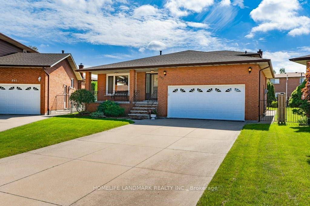 Excellent Location In The Highly Sought After West Mountain Neighbourhood Of Gilbert.