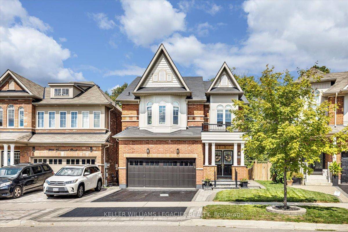 Welcome to this beautifully 2 storey detached home, ideally located in one of Stouffville's most sought after communities.