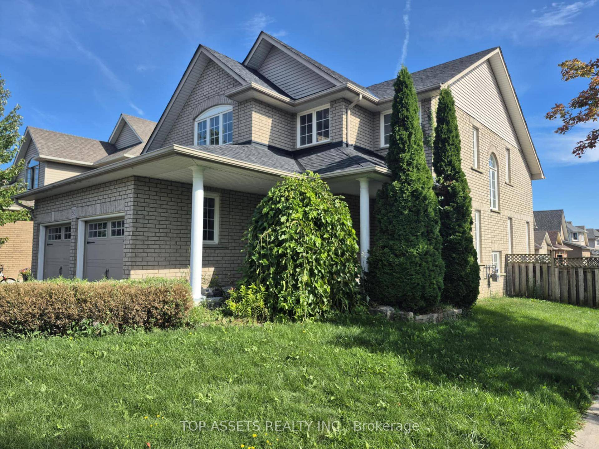 This bright 3 bedroom corner lot home in Oshawa features an updated kitchen, new flooring, fresh paint, cathedral ceilings, and south facing Palladian windows that fill the space with natural ...