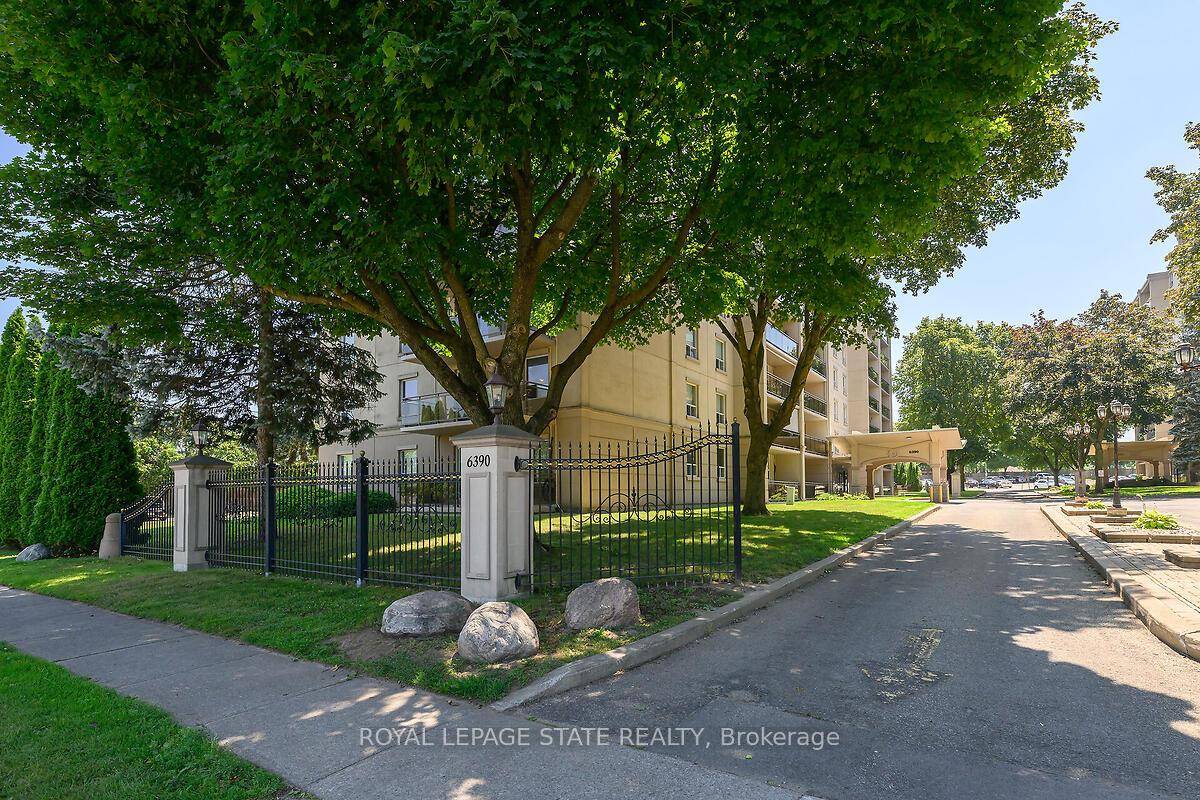 Step into modern comfort in this bright and stunning top floor corner unit that comes with 2 owned parking spaces !