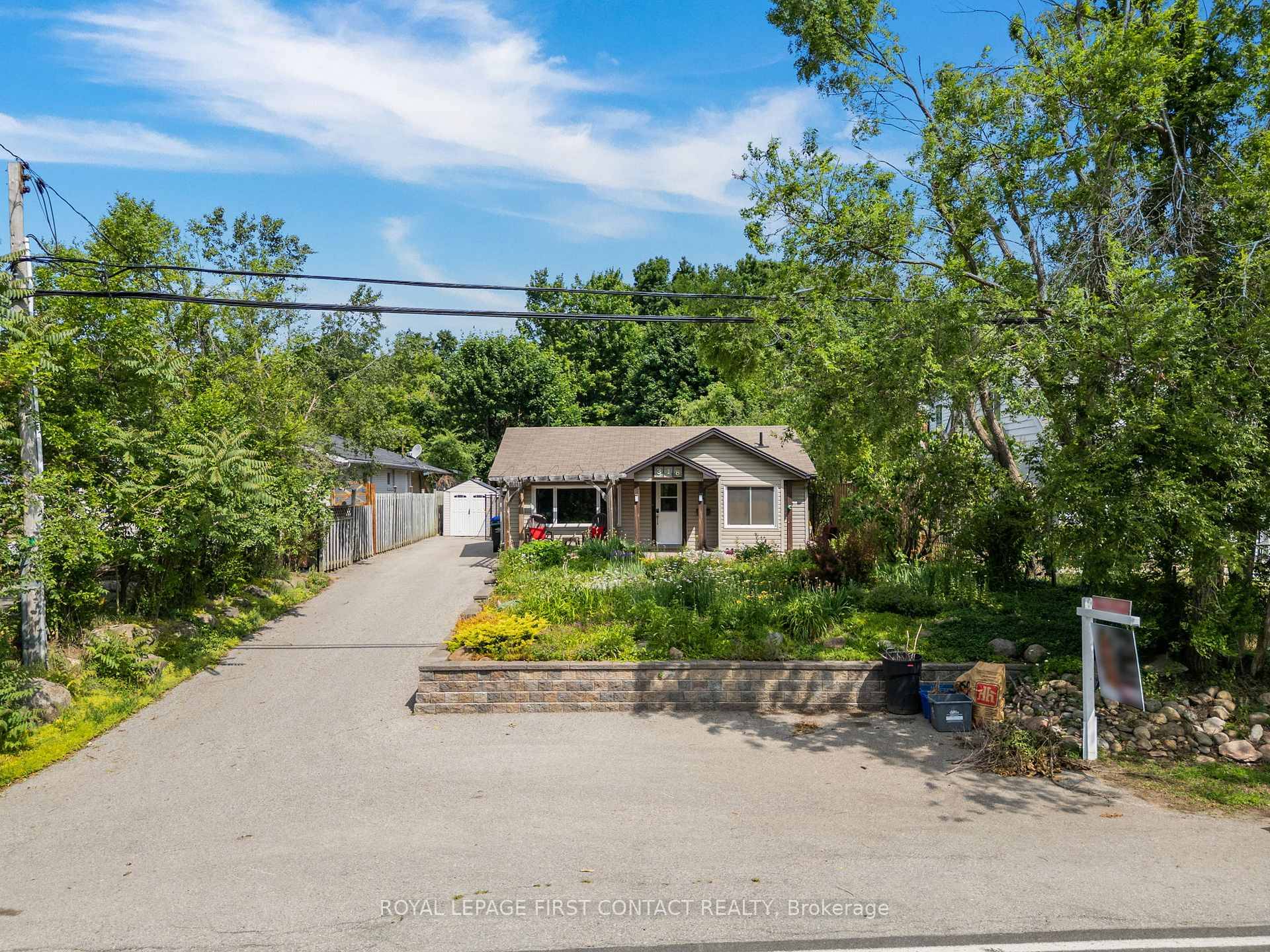 Discover the charm of 318 Shanty Bay Road in Oro Medonte !