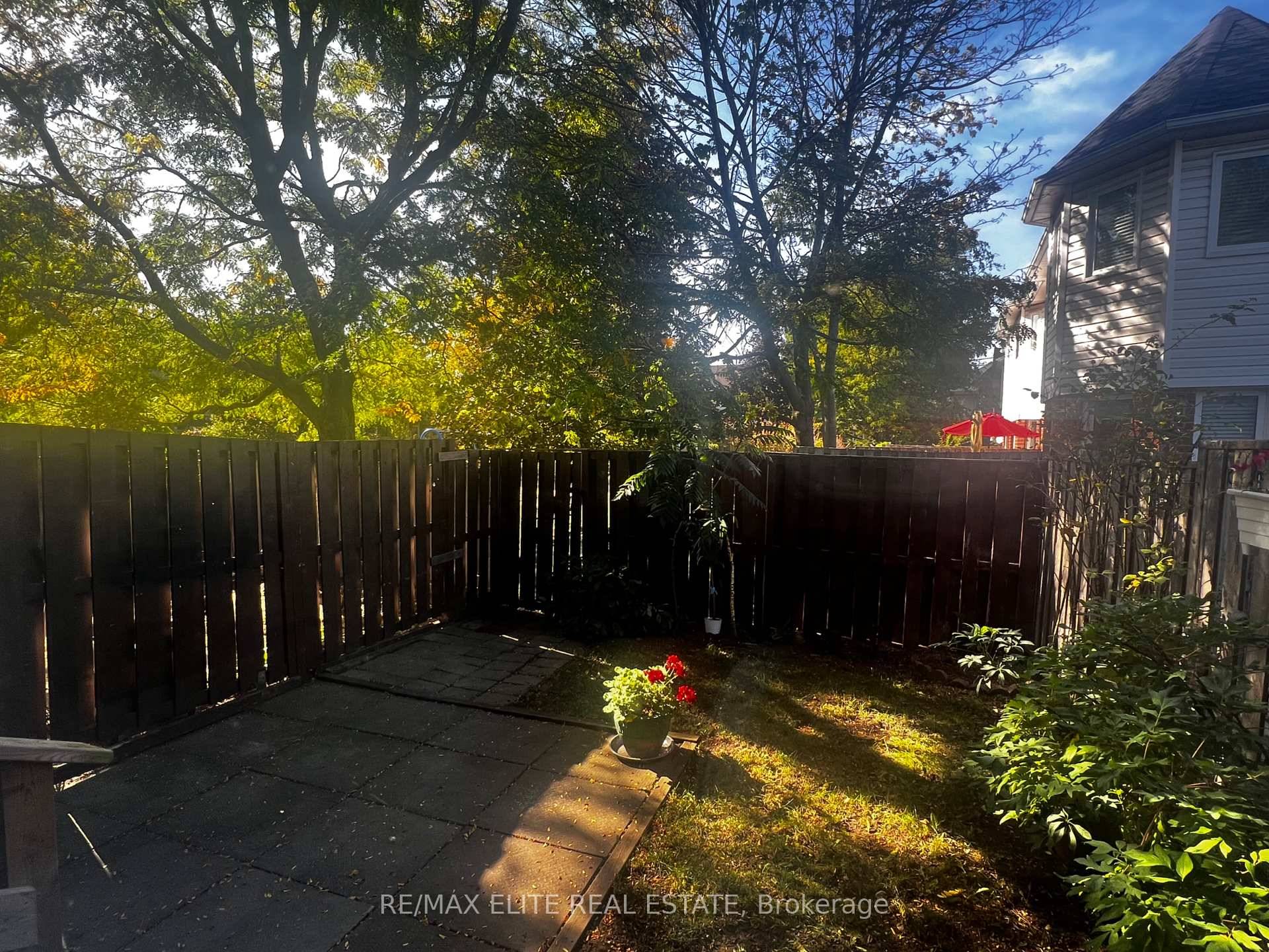 This clean And Cozy Two Storey, Three Bedroom Townhome Is Located In The Sought After Neighbourhood Of West Oak Trails.