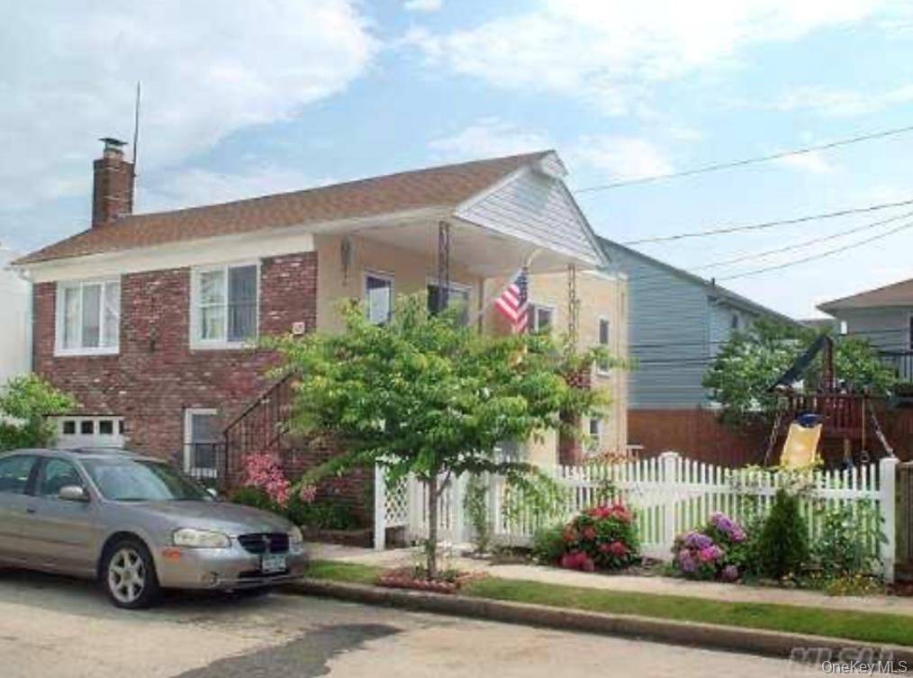 Newly listed 4 bedroom home in the Presidents Streets with a large southern exposure side yard.