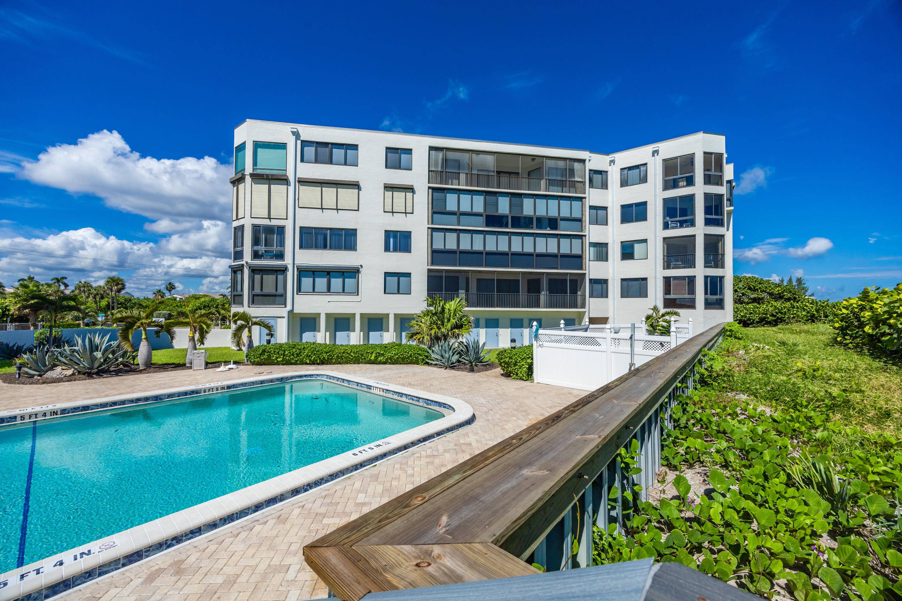 Oceanfront Treasure ! 2 Bd 2 Bath on the Beach !