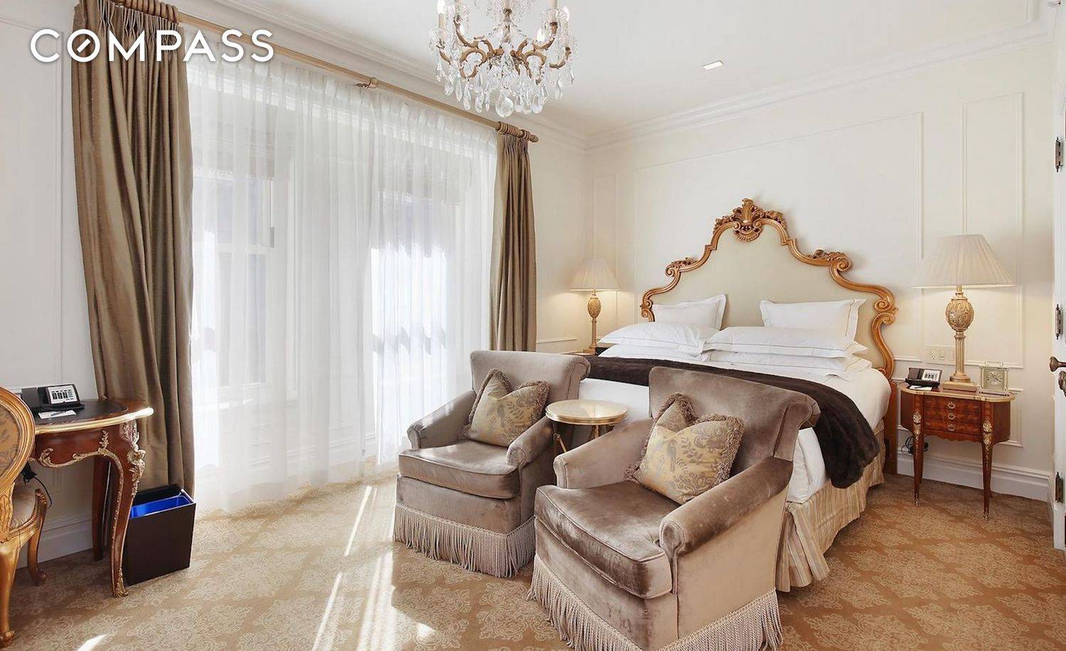 A highly coveted Plaza Suites with soaring ceilings measures approximately 476 sq ft 44.