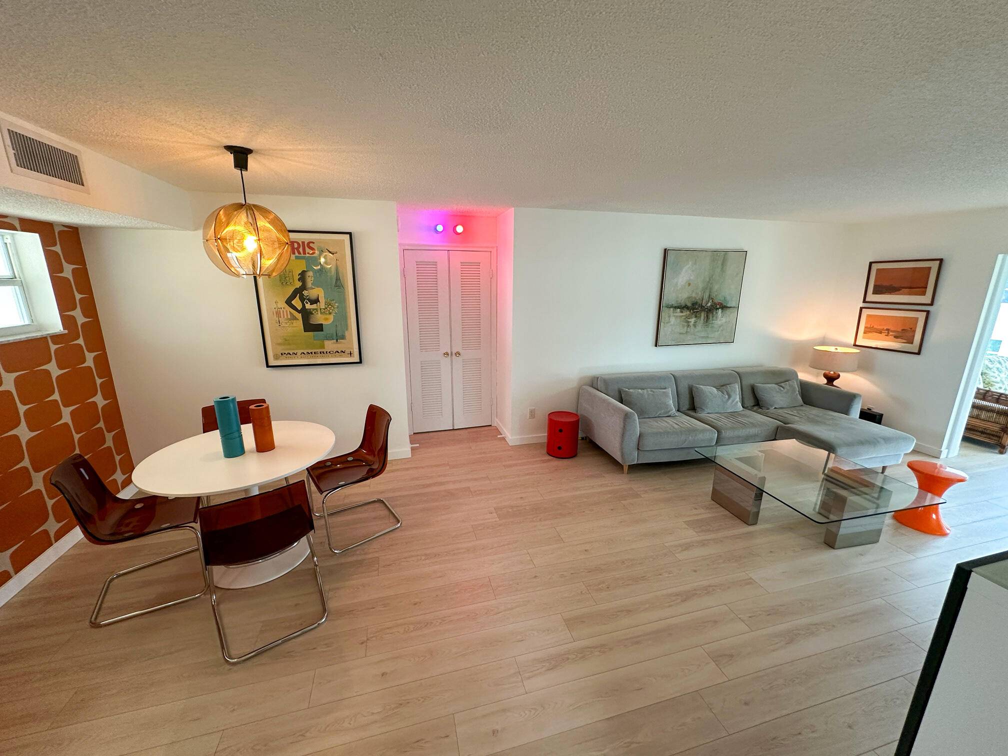 Welcome to Colonial Club, a vibrant 55 community right on the Intracoastal.