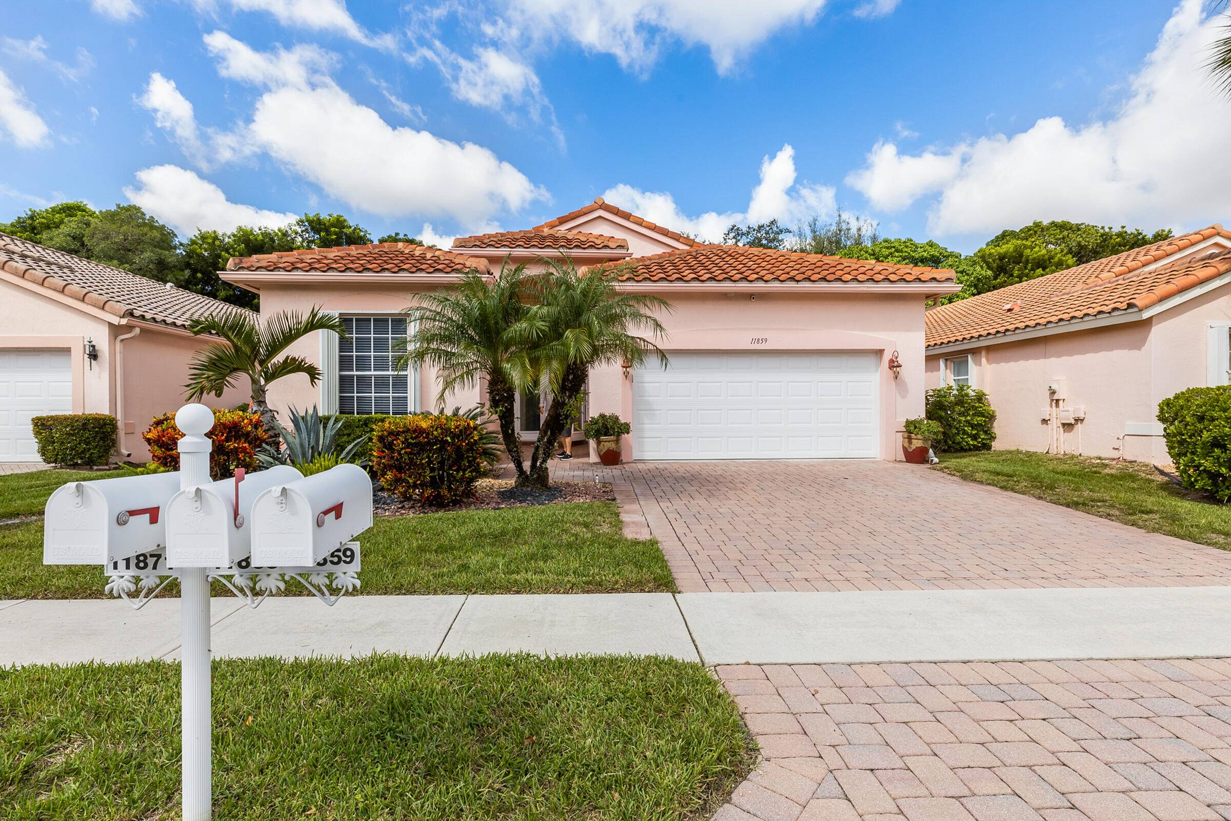 POPULAR GRANVILLE III MODEL WITH 2 1 2 BATHROOMS.