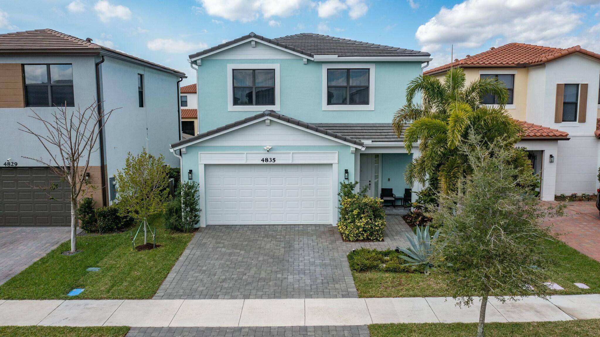 SELLER IS OFFERING A 5, 000 INCENTIVE FOR A RATE BUYDOWN OR BUYER'S CLOSING COSTS.