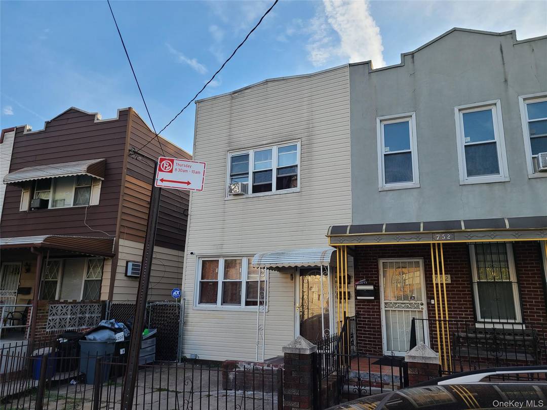 Two Family Home for Sale Canarsie, Brooklyn, NY Welcome to this spacious two family home located in the heart of Canarsie, Brooklyn, one of the most desirable areas in East ...