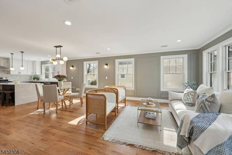 Fall in love with this stunning 2 bedroom 2 1 2 bath multi level apartment in a prime location.