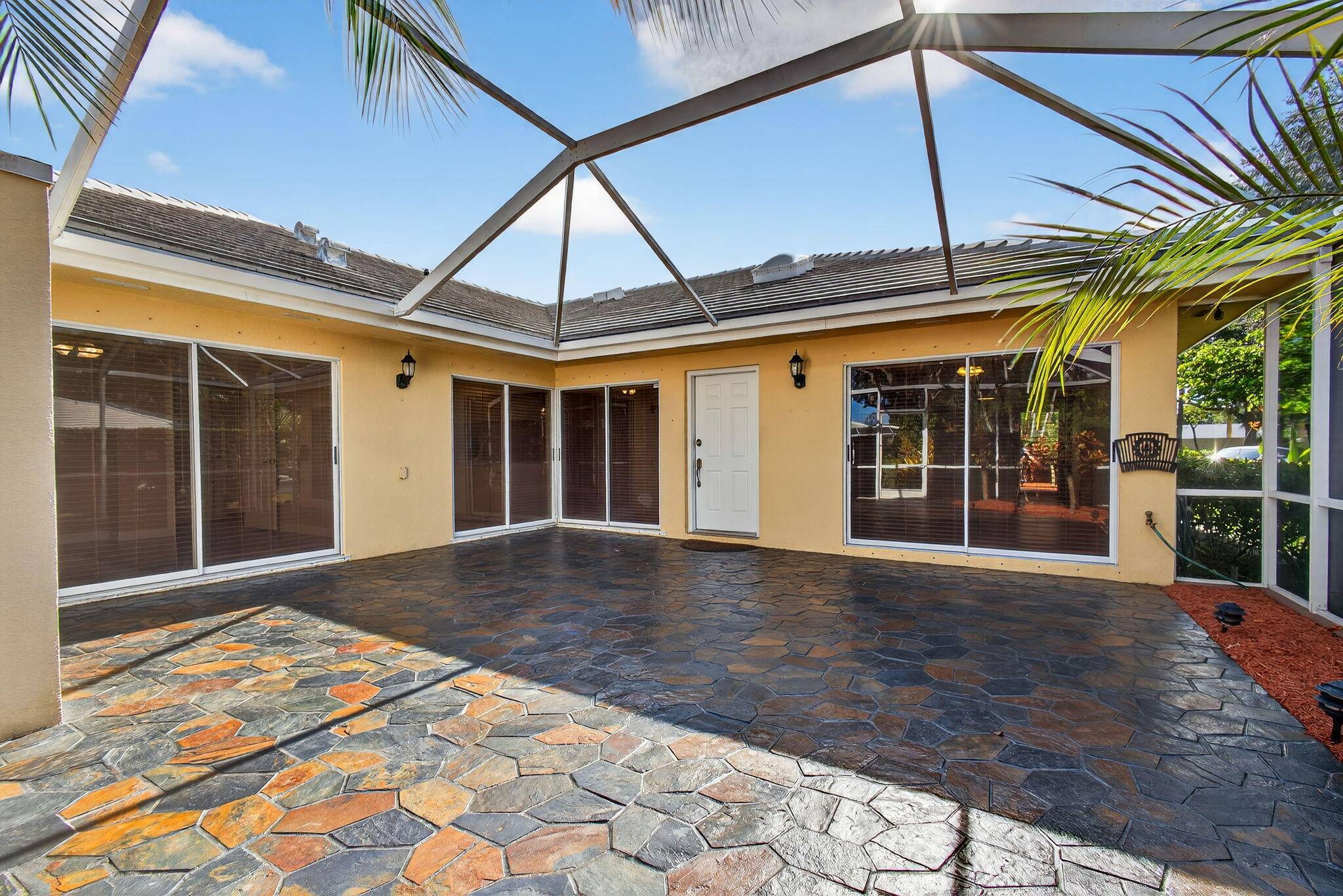 Welcome Home ! This is a gorgeous and well maintained one story townhome in Sun Terrace at Lake Catherine.