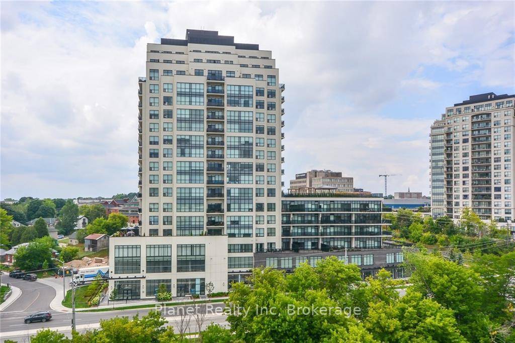 Lease a sophisticated lifestyle with maximum flexibility in this 951 sq.