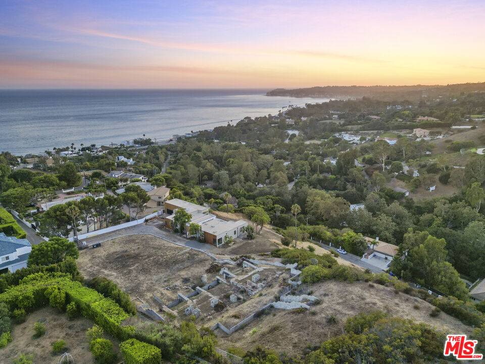 27061   Sea Vista Dr Malibu La