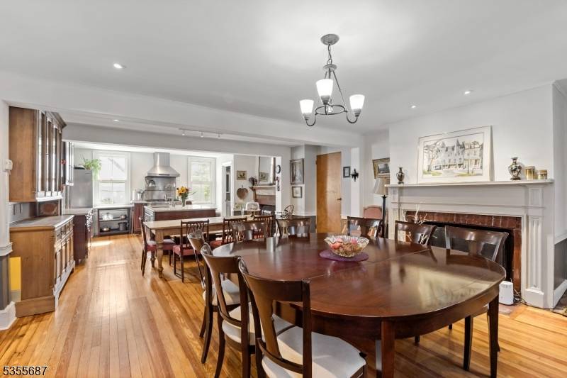 A short term lease available !