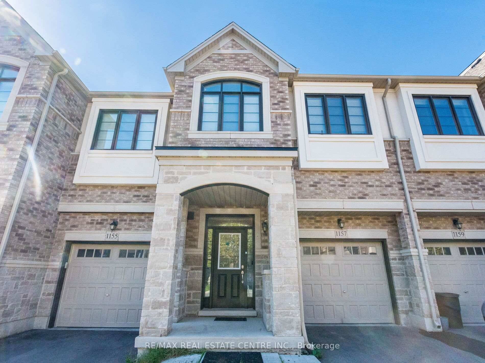 Client Remarks Welcome to the charming Townhome at 1157 Restivo Lane, crafted by the esteemed builder Great Gulf, and nestled in the heart of the prestigious Ford Community.